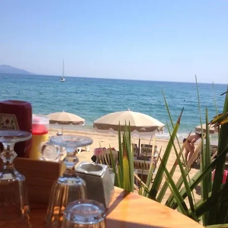 Lägenhet Studio Calme Et Bien Situe Au Lavandou Avec Wi-fi Et Parking, Proche Plage Et Commerces - Fr-1-251-232
